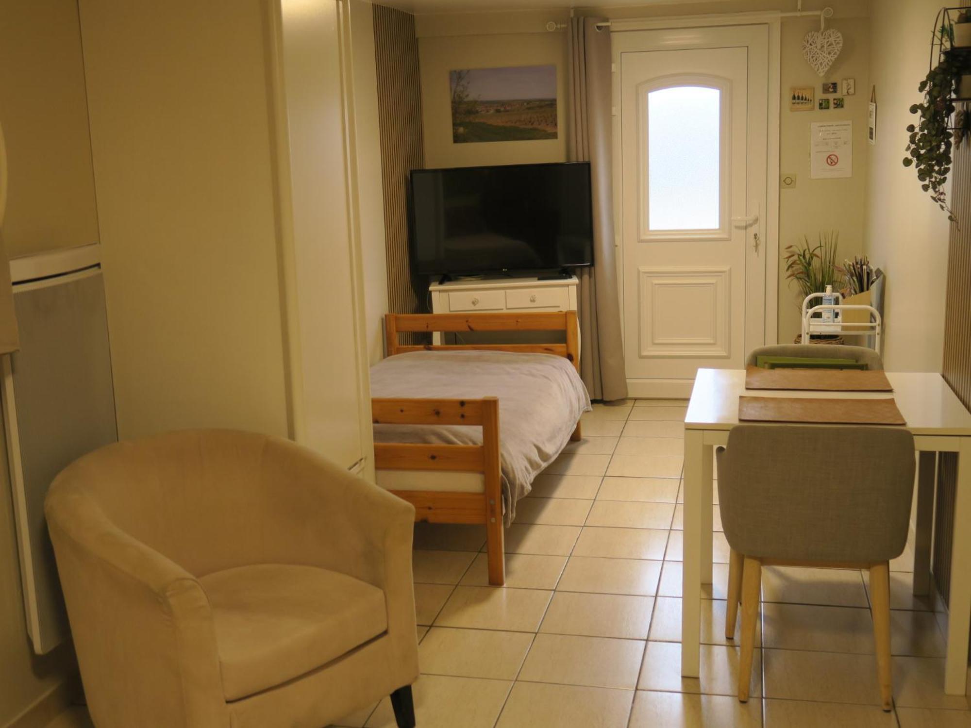 ホテル Les Collinades De Chalons エクステリア 写真